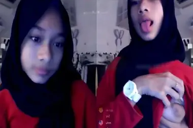 ABG Jilbab Sange Melet Ometv Lumer Hot HD Viral Indo