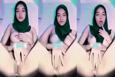 Sarah Cantik Colmek Basah Gaya Solo Intens Lumer WOT HD